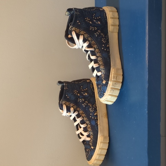 Farm Rio Blue Patterned High-Top Sneakers Size 8.5 - Picture 8 of 8
